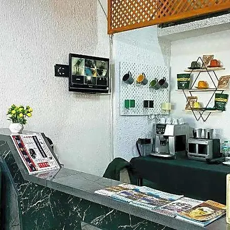 호텔 Kondoskali 3*